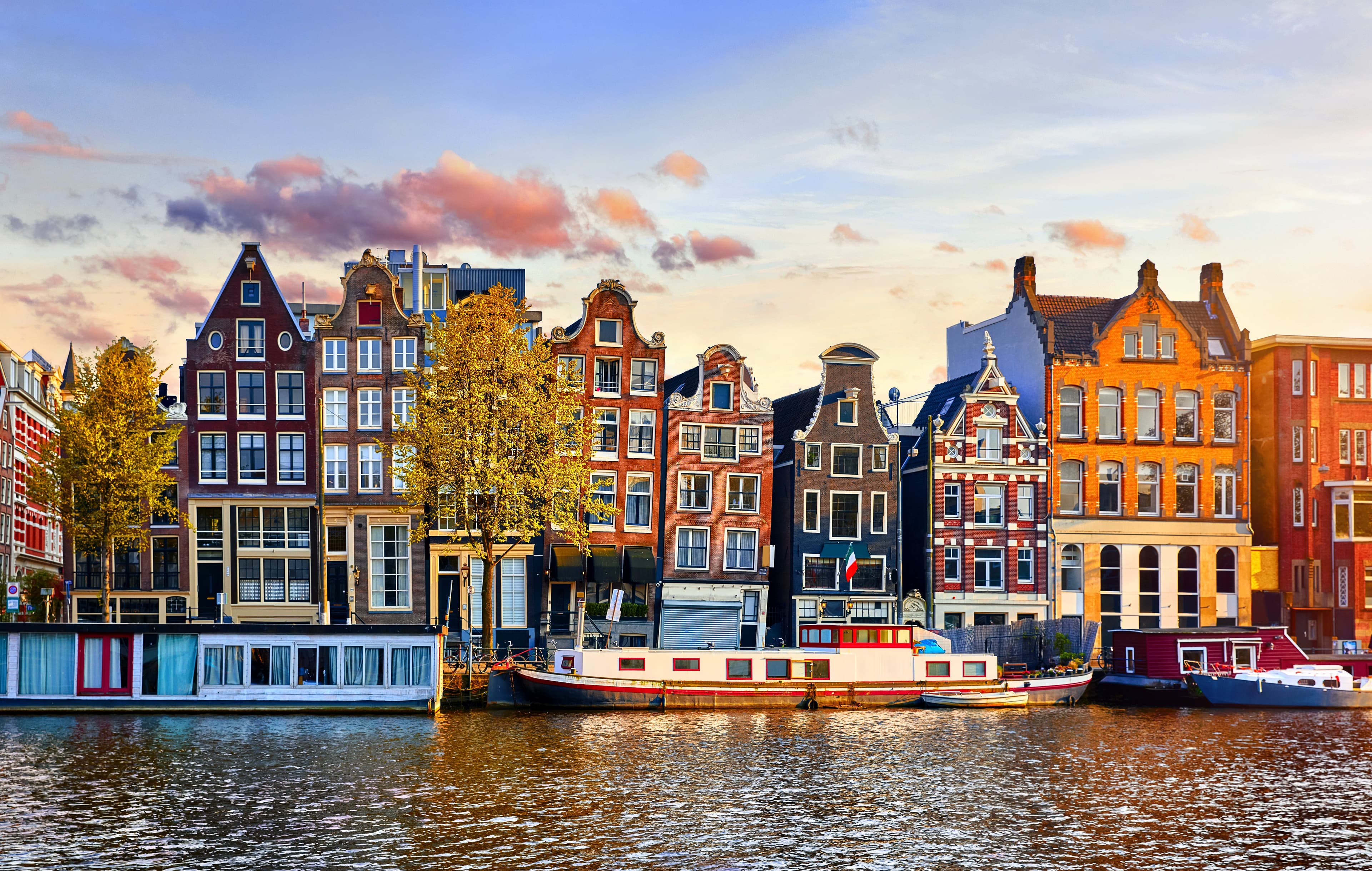 Hero Image Netherlands shutterstock_1368723422.jpg