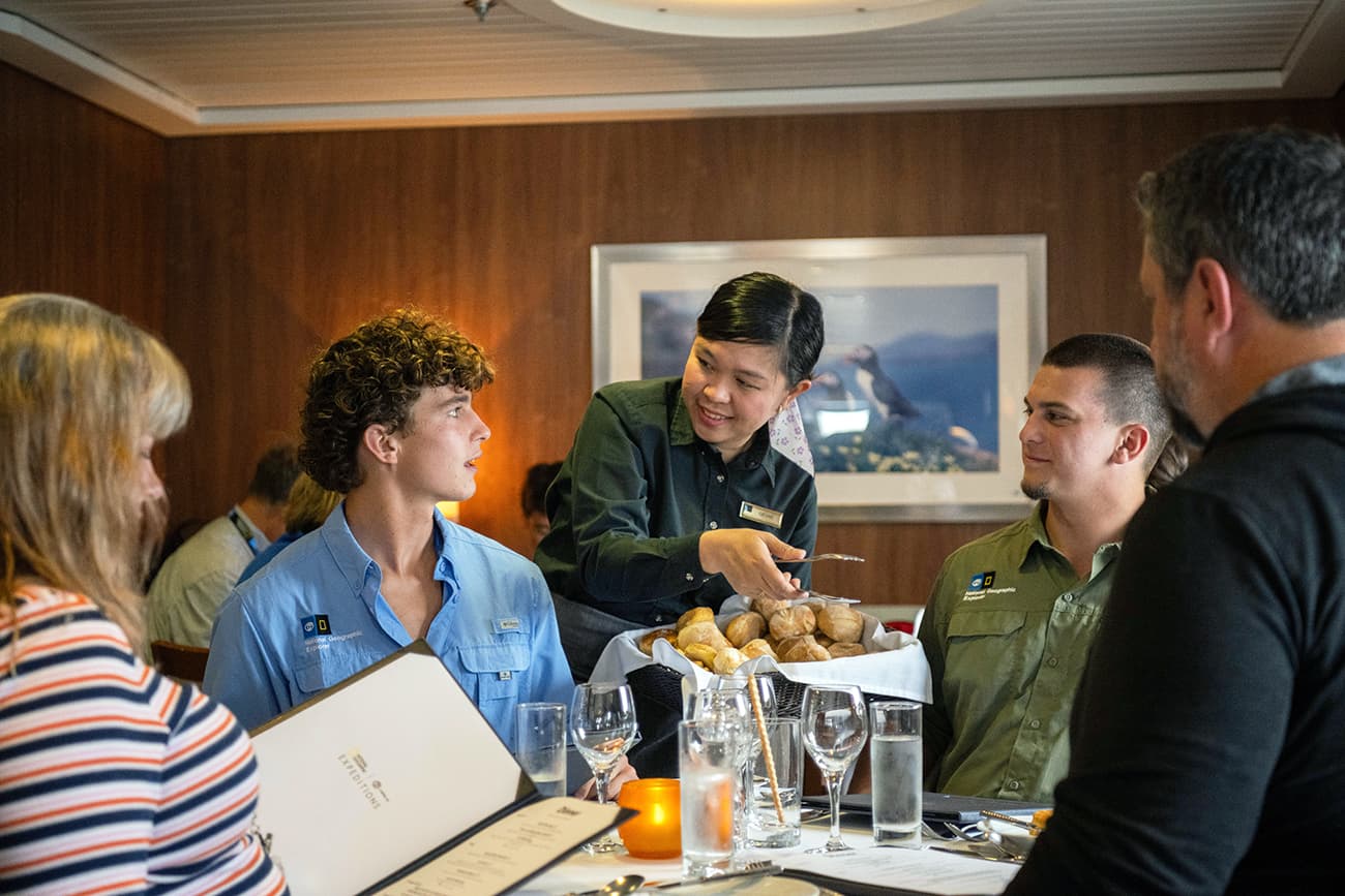 Large RGB-LEX-Ship NG Explorer Interior - Restaurant - DV485-1